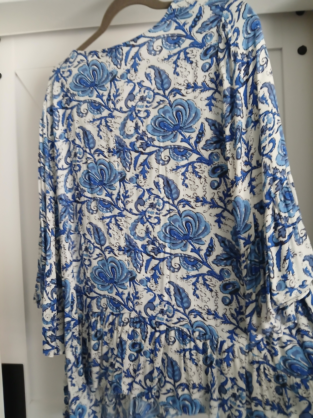 Karen Kane Blue Floral Pattern Tunic Top - Picture 3 of 4